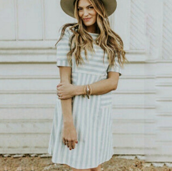 Roolee Dresses & Skirts - Roolee Blue & White Contrast Striped Short Sleeve Relaxed Fit Midi Dress XL